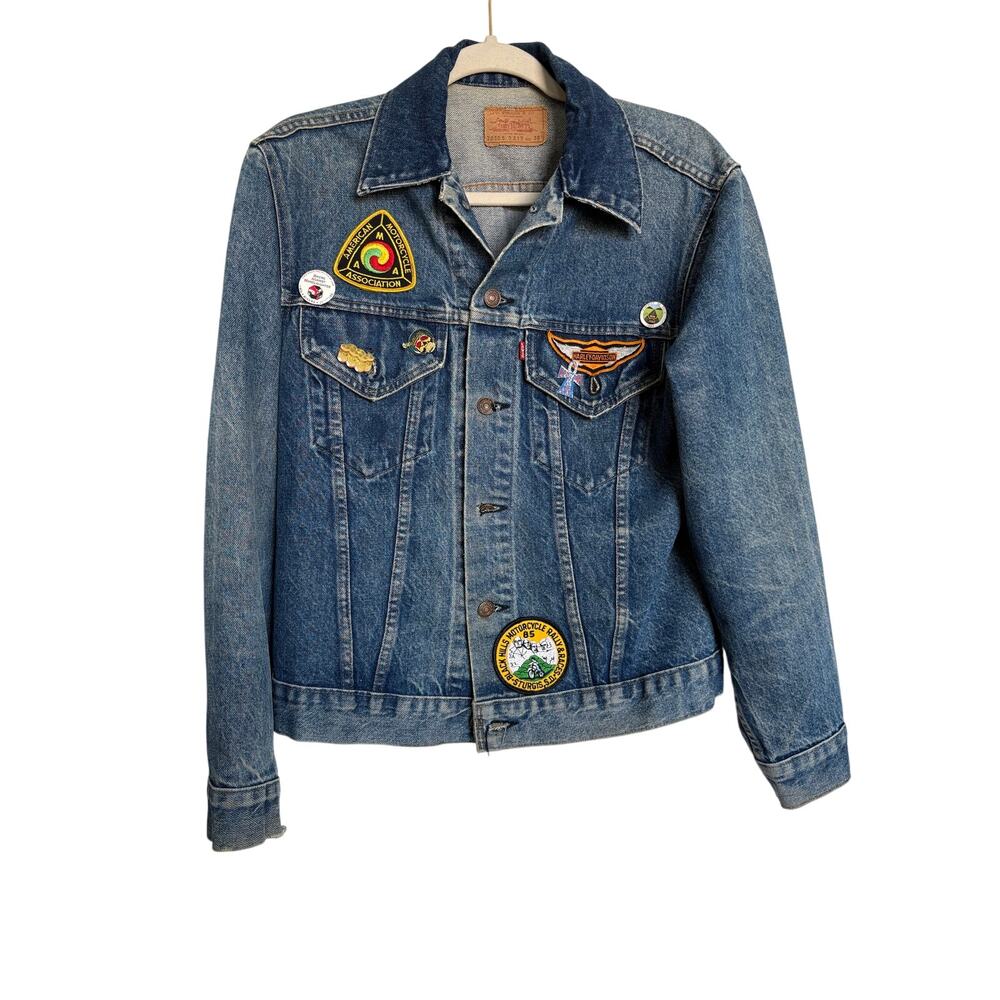 Vintage Levis 70505 0217 Denim Trucker Jacket 38 Biker Patches Pins 70s USA Made